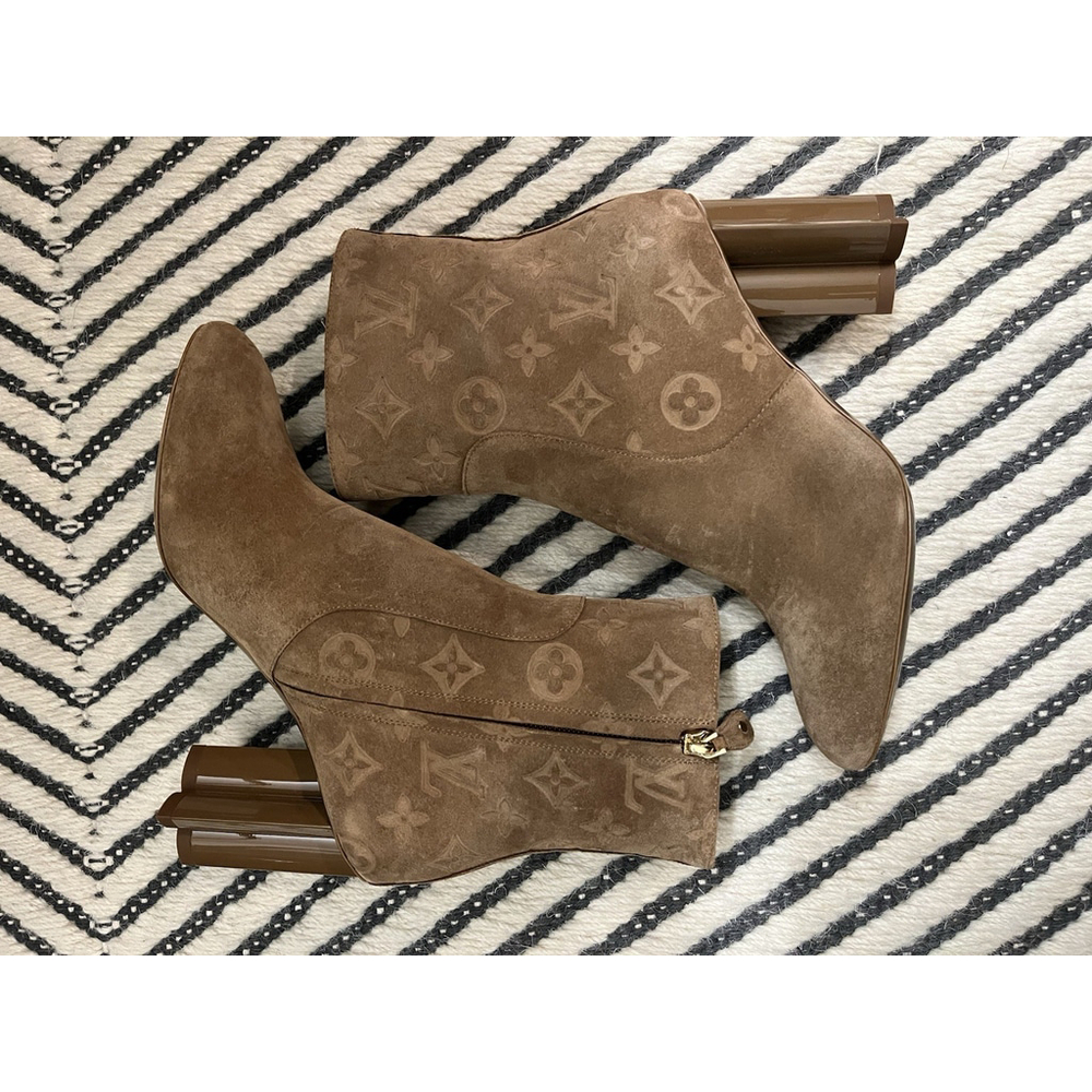 NEW Louis Vuitton Suede Leather Silhouette Ankle Boot - Marron Women Size 7.5 - Picture 1 of 5